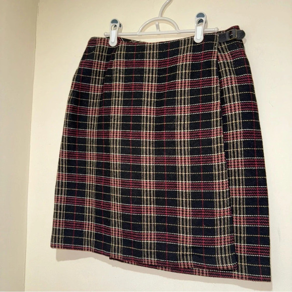 Women’s Vintage Wool Plaid Wrap Mini Length Preppy Formal Hoilday Skirt Size: 9 - Picture 2 of 15